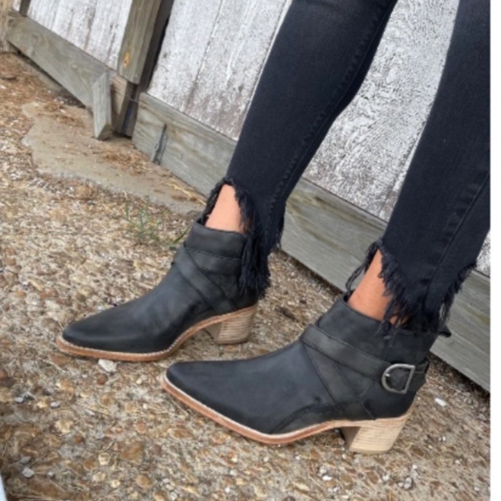 Free People Back Loop Ankle Boot in Washed Black 37.5 (7)